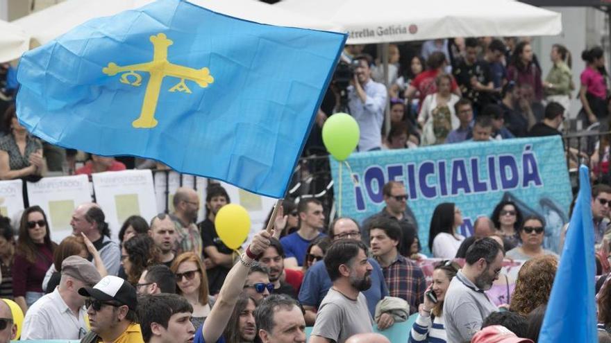 Manifestación a favor de la oficialidad del asturiano.