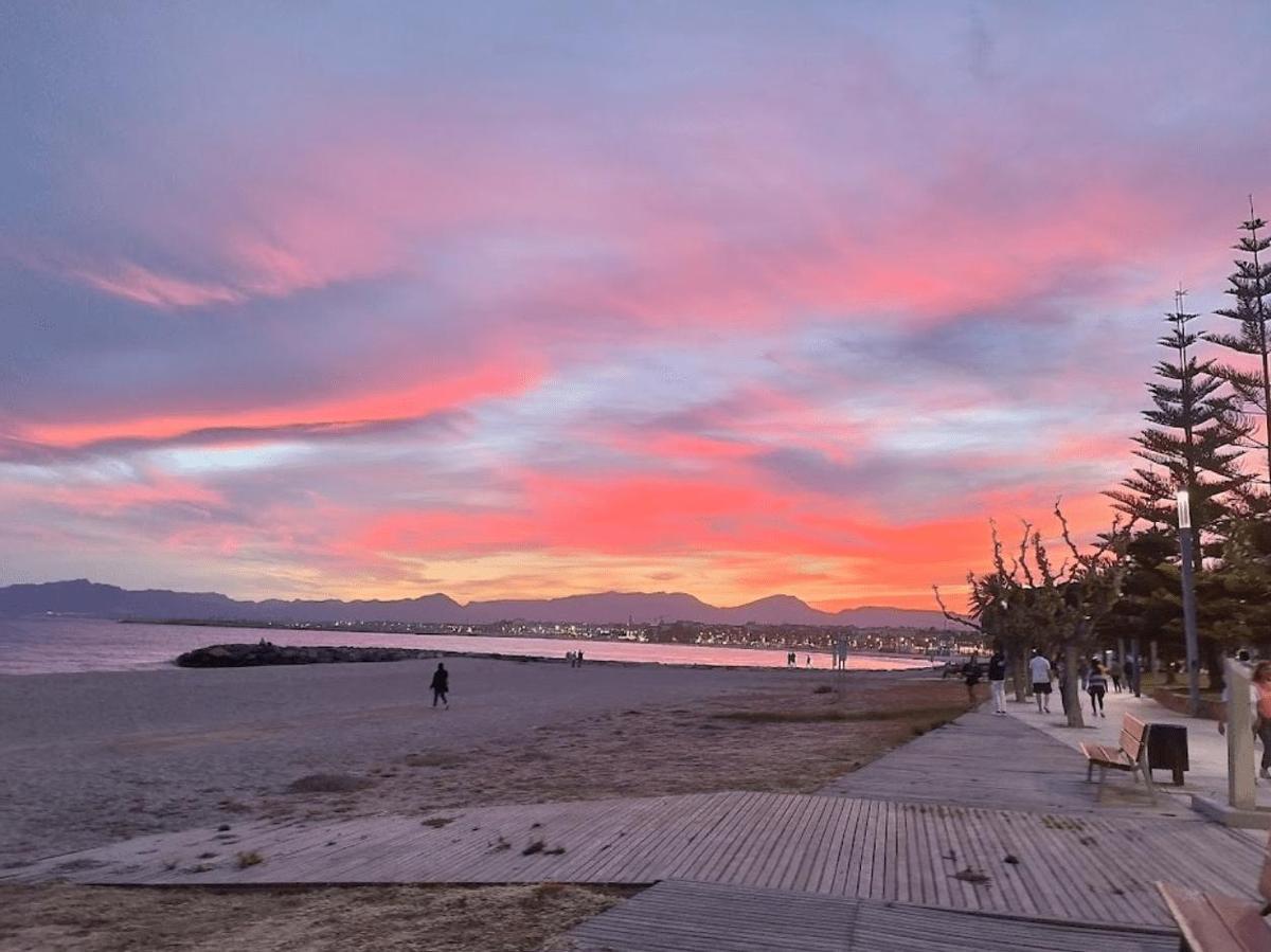 Panorámica de la playa de Cambrils que ha recuperado la Bandera Azul