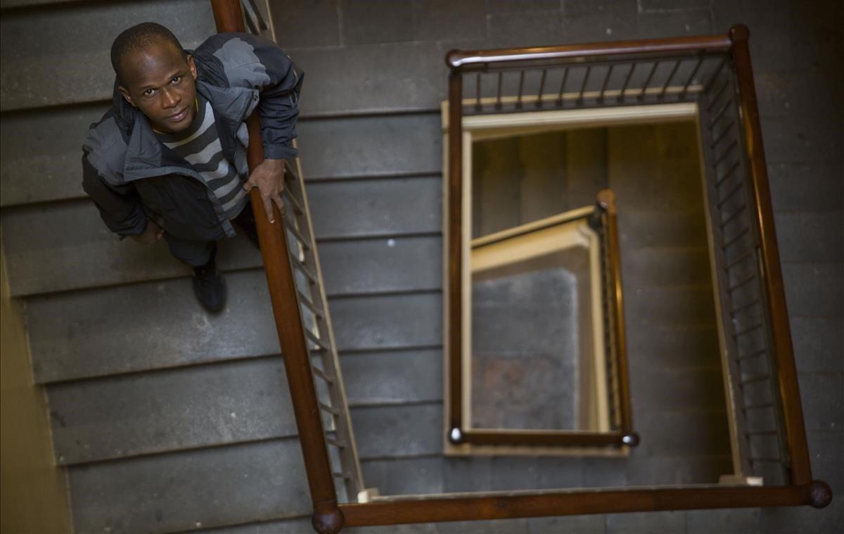 Amadou Oury es un migrante de Guinea Conakry que busca una familia de acogida en Barcelona.