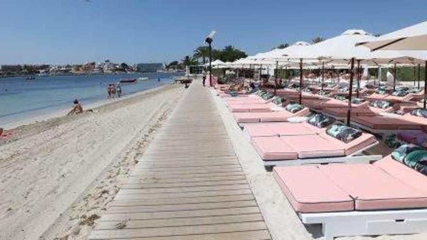 Imagen, ayer, del restaurante de playa de Talamanca