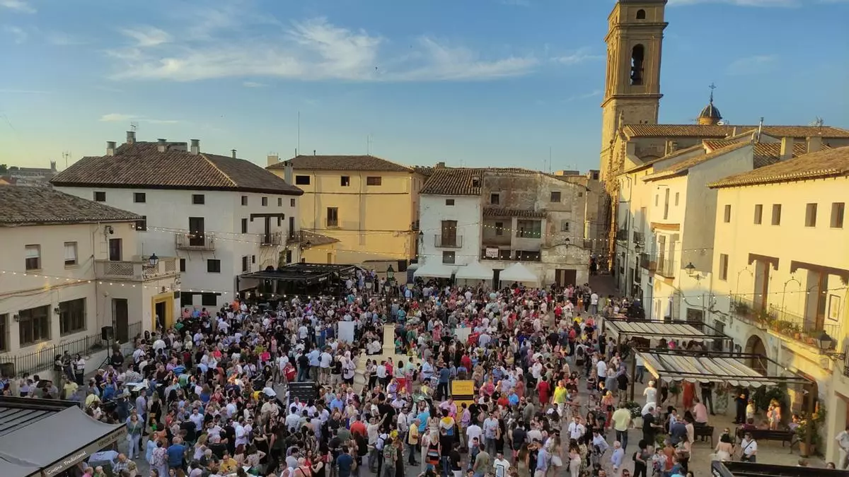 Requena recibe al verano al golpe de brindis con sus mejores cavas