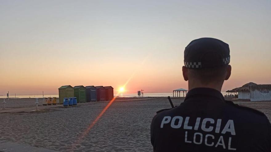 Las playas de Alboraia, listas tras una Noche de San Juan tranquila y sin incidentes