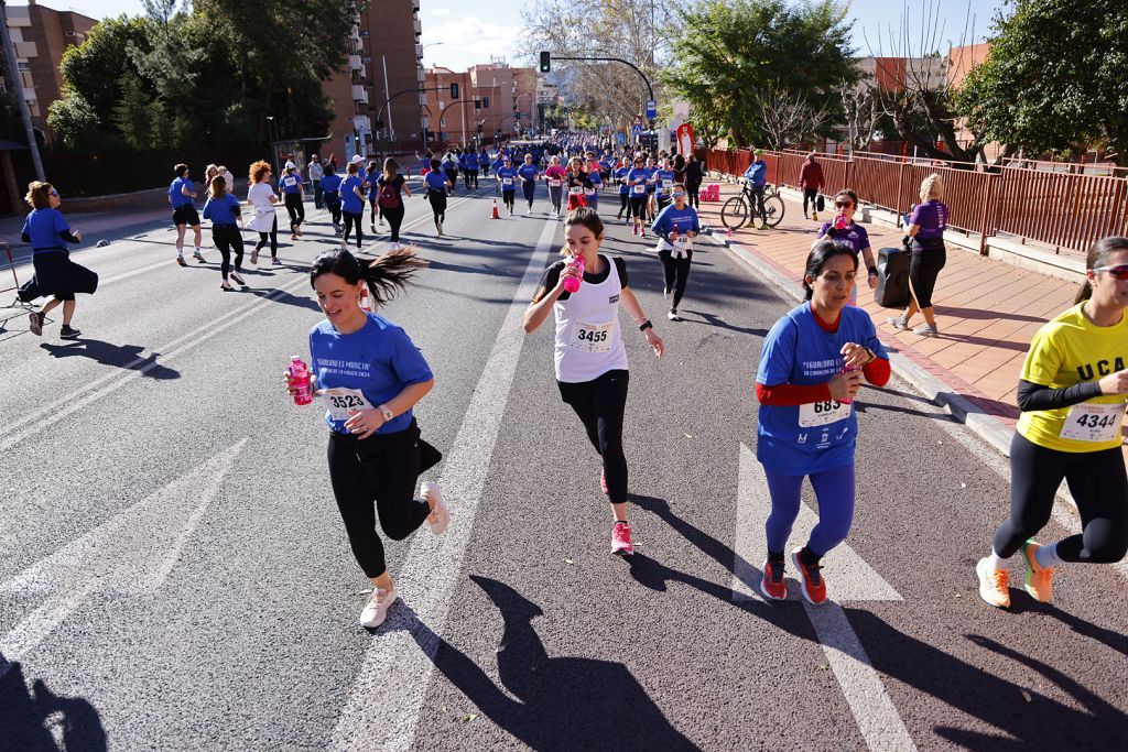 Imágenes del recorrido de la Carrera de la Mujer: avenida Pío Baroja y puente del Reina Sofía (I)