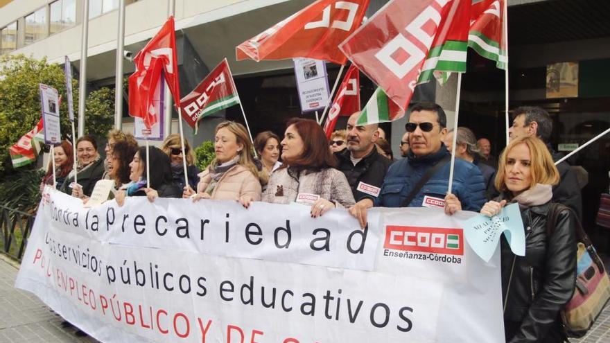 Las monitoras escolares protestan para exigir estabilidad laboral