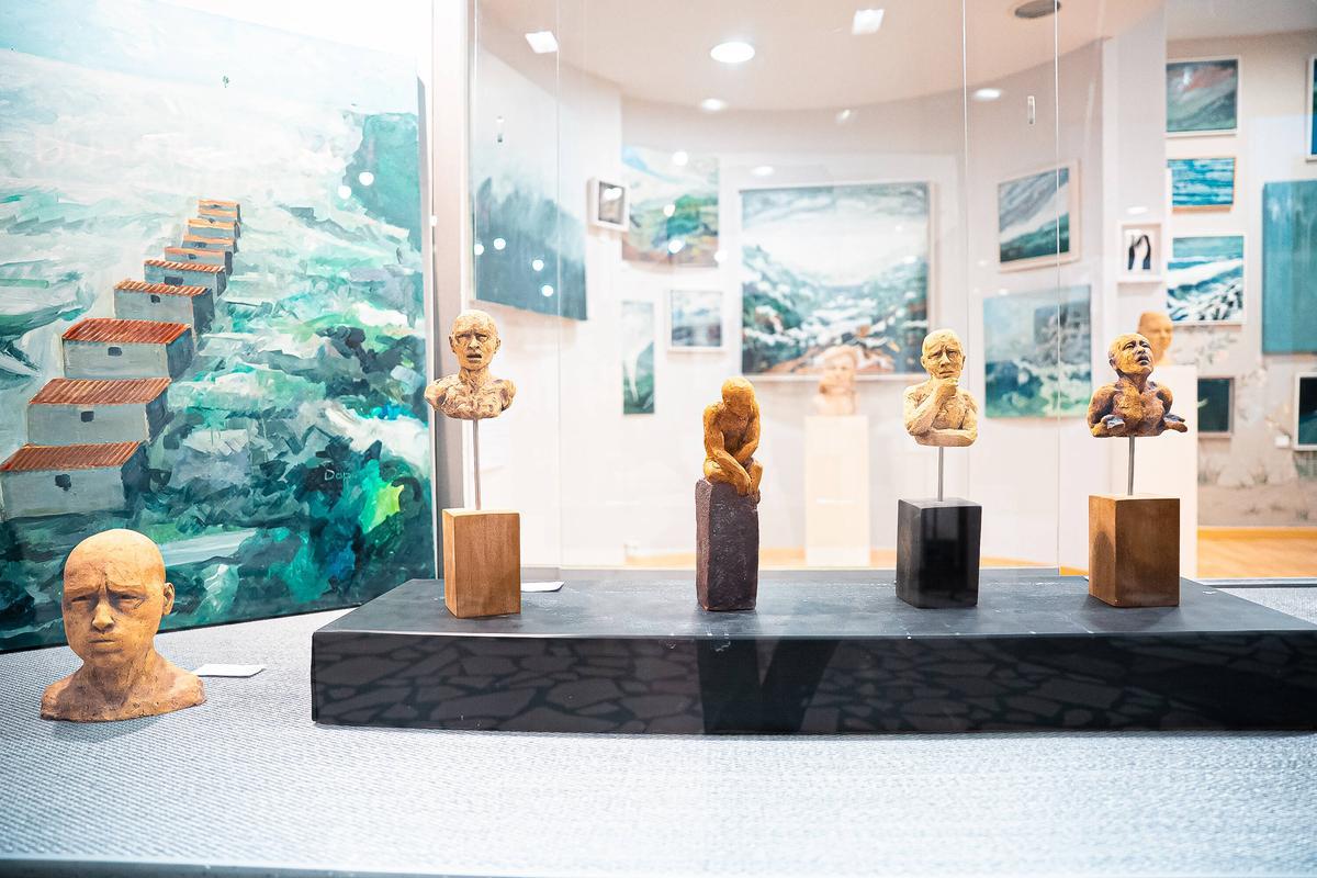 Inauguración de Art Vigo en Galerías Durán, muestra disponible hasta el próximo 31 de julio.