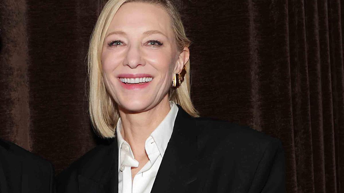 Cate Blanchett tiene la fórmula para combinar estos dos enemigos de la moda