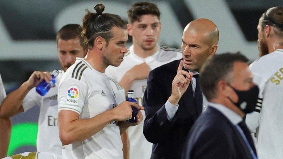 Gareth Bale y Zinedine Zidane en un momento de un partido de La Liga 2019/20