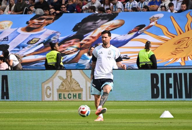 La Argentina de Messi se entrena en Elche ante 20000 espectadores