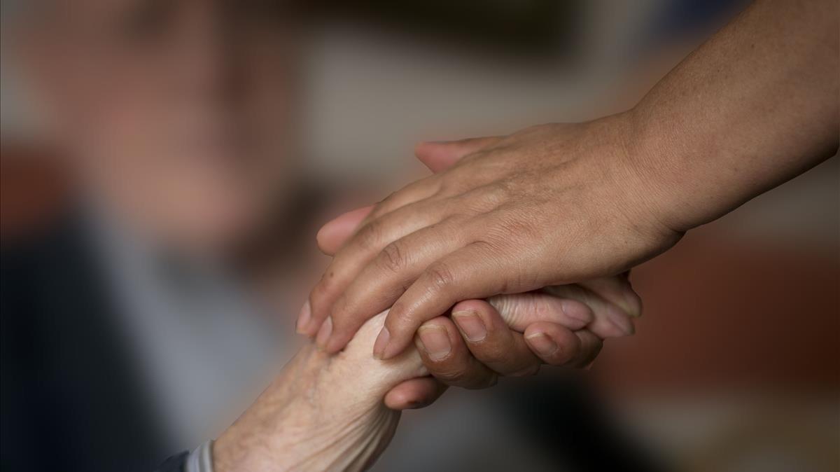 ley de dependencia ; manos juntas unidas ley de dependencia ; manos juntas unidas