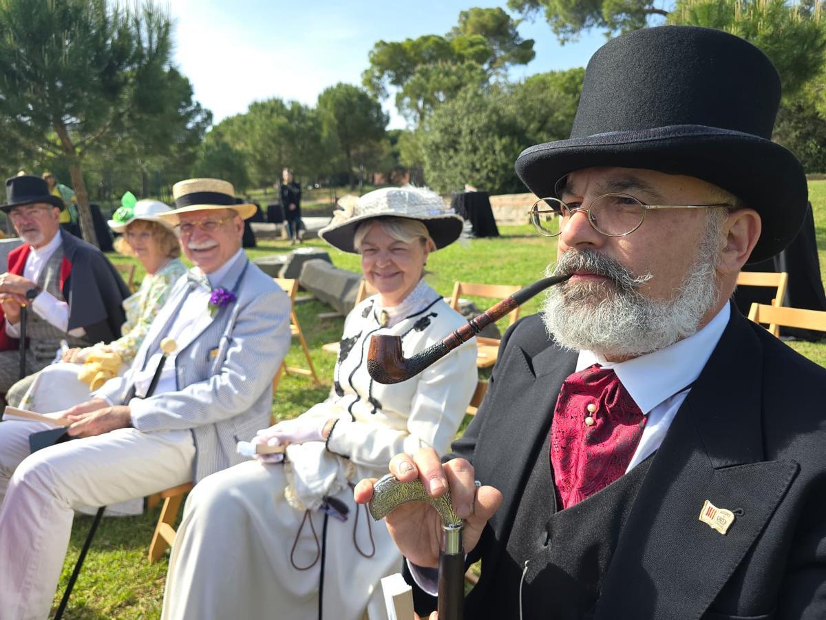 Mensualmente, los visitantes pueden sumergirse en el ambiente modernista, entre trajes de época, música y actividades tradicionales que les permiten recordar aquella época.