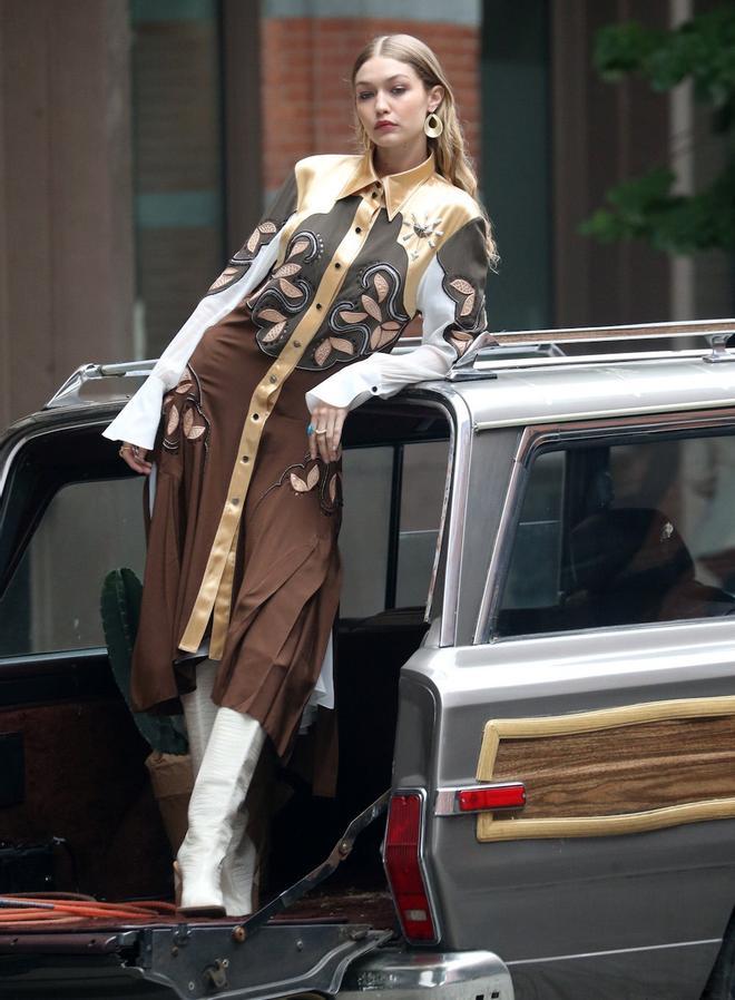 Gigi Hadid posando en Nueva York