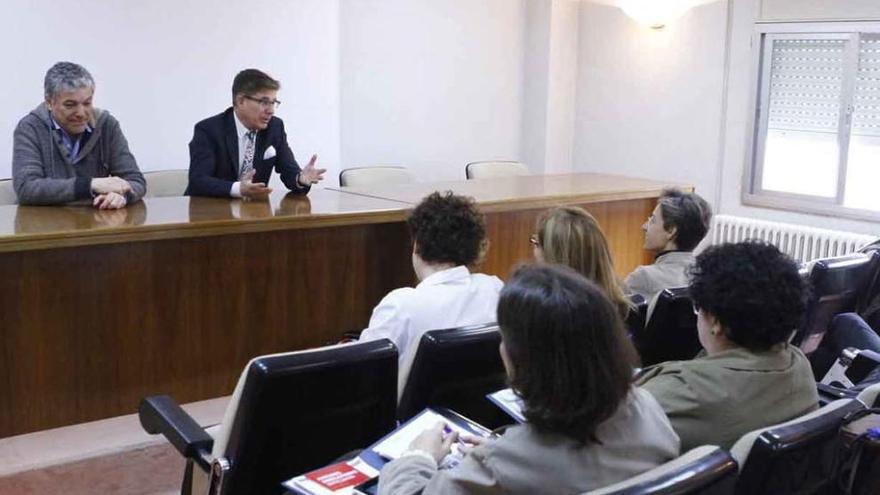 Charla con psiquiatras portugueses que conocieron el proyecto piloto en Zamora.