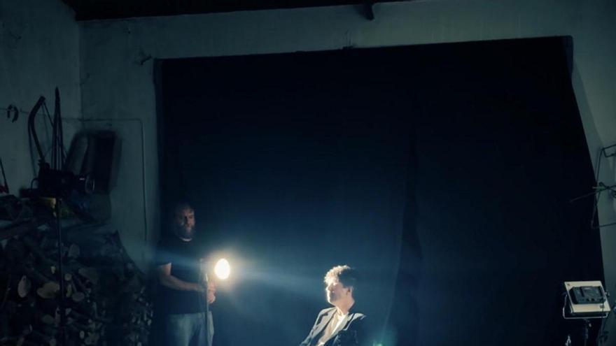 Grabar un videoclip en el corralón de la abuela: la fórmula de Marcos DellFuturo para hacer música desde un pueblo