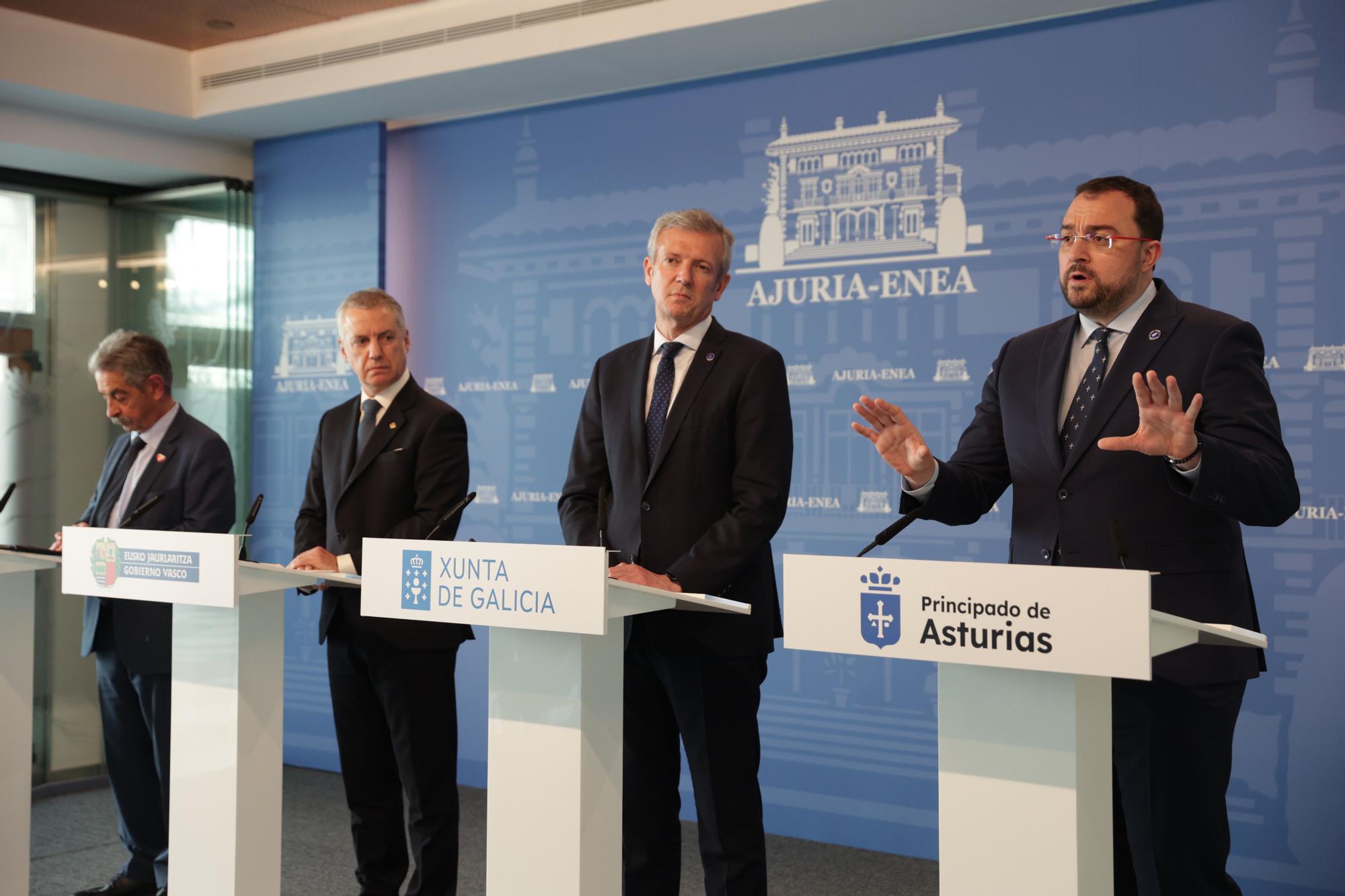 En imágenes: Así fue la cumbre de Vitoria, con los presidentes de Asturias, País Vasco, Galicia y Cantabria