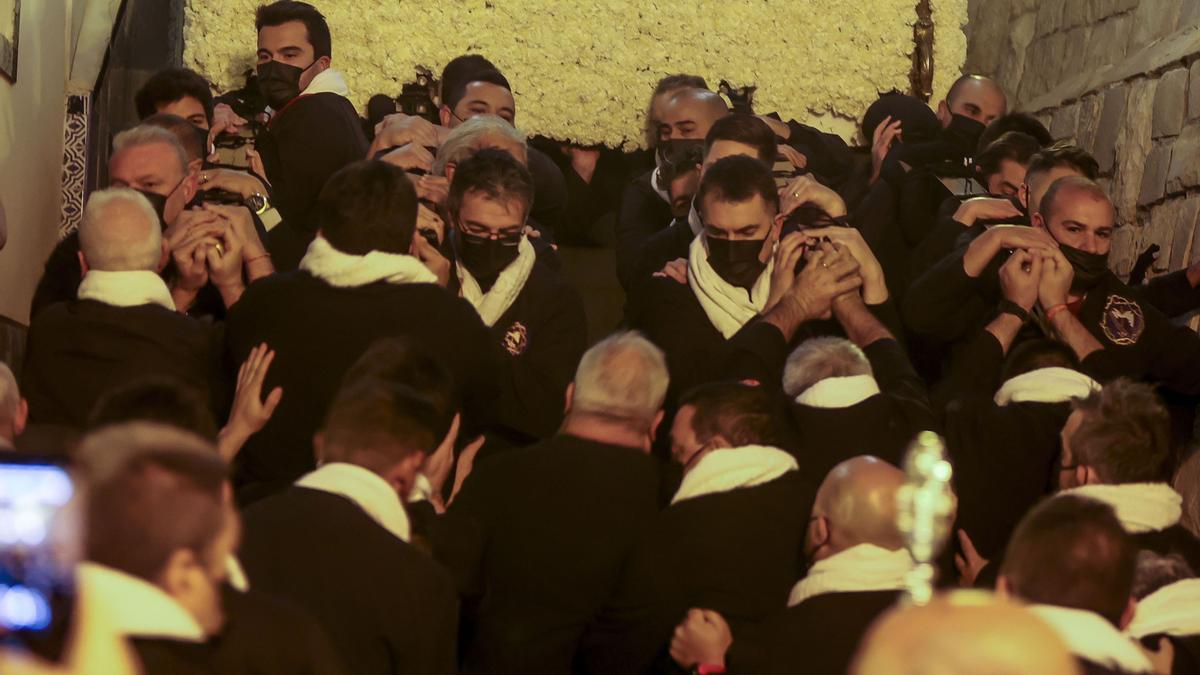 Las procesiones vuelven a las calles de Alicante dos años después