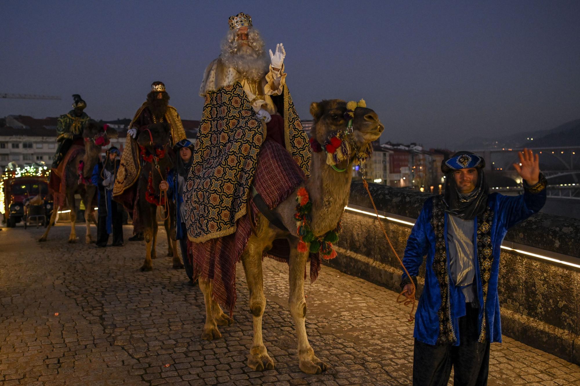 Los Reyes Magos desatan la ilusión en Ourense