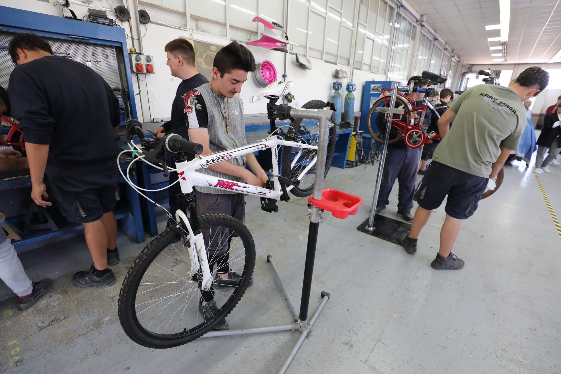 Diez años llevando bicis a quiénes menos tienen