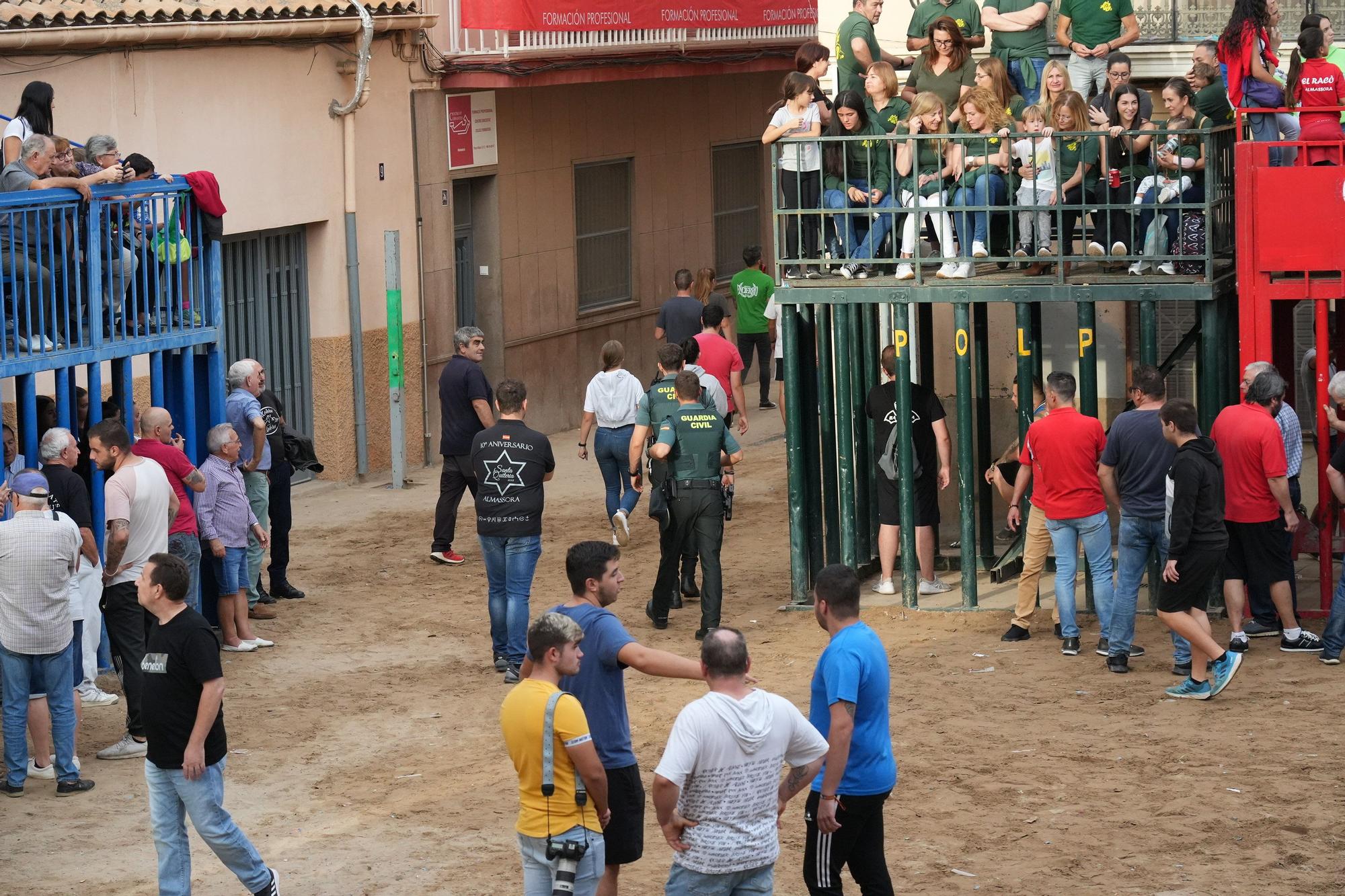 Las fotos de la tarde taurina del lunes de fiestas del Roser en Almassora