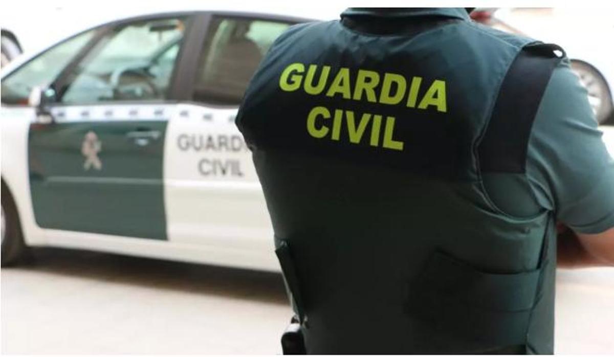 Detenció a Saragossa per descarregar informació privada d'una companya de feina