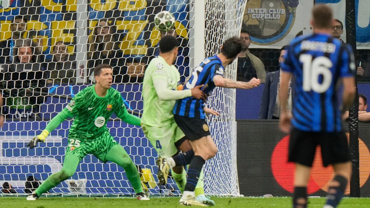 Francesco Acerbi forz車 la pr車rroga en el 93'