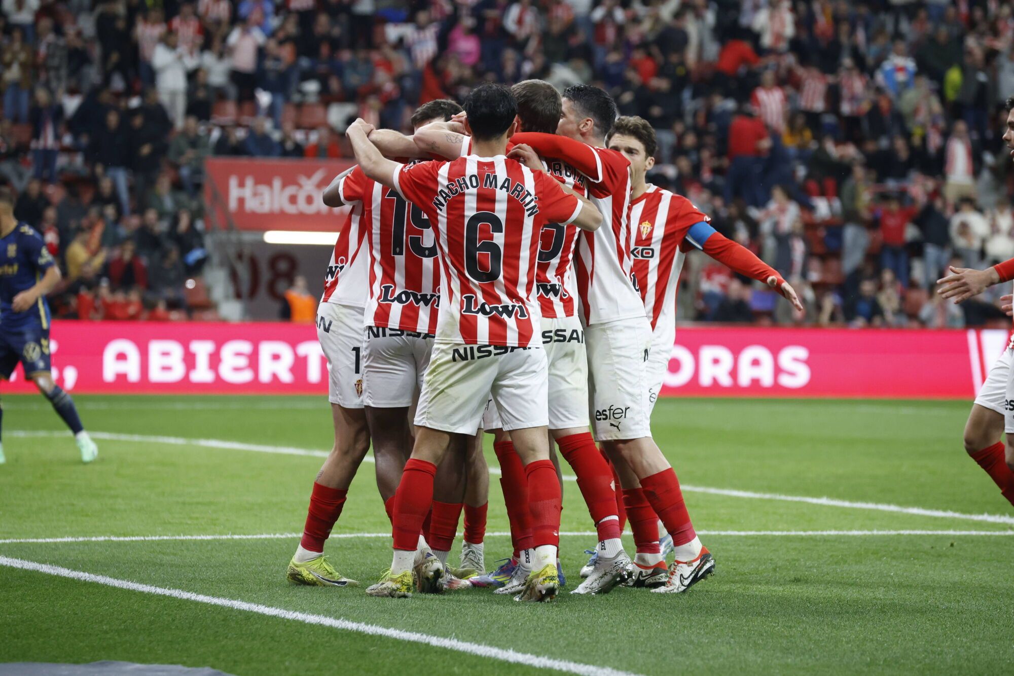 EN IMÁGENES: El Sporting - Tenerife disputado en El Molinón
