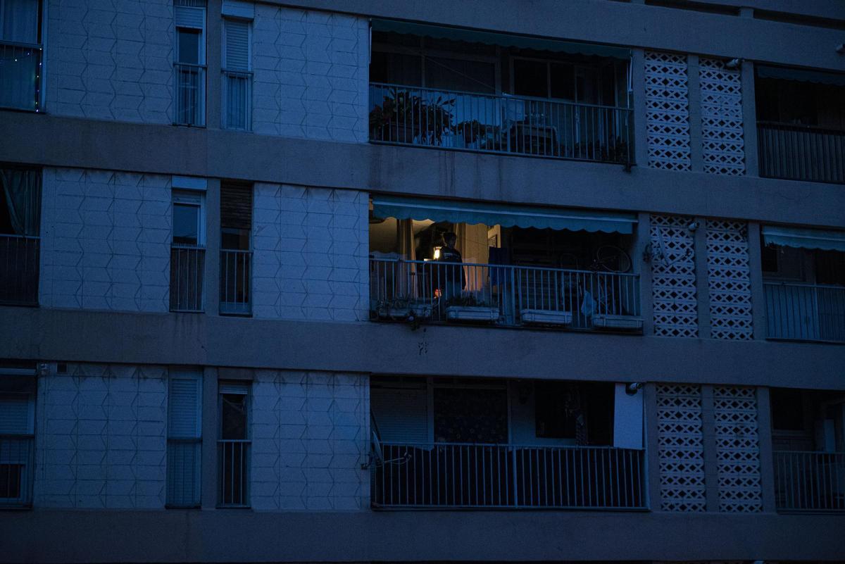 Las calles de la ciudad sin luz durante el apagón