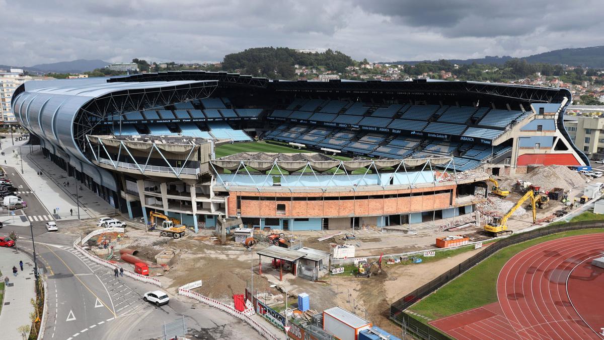 El estadio de Balaídos, en plenas obras en su grada de Gol.