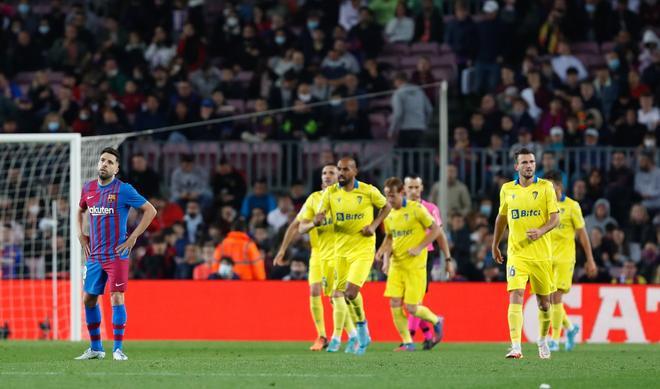 La desesperación del Barça ante el Cádiz en el Camp Nou