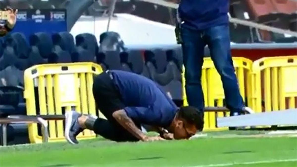 La muestra de amor de Alves por el Barça