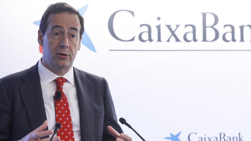 CaixaBank gana un 83 % menos tras provisionar 400 millones por la crisis