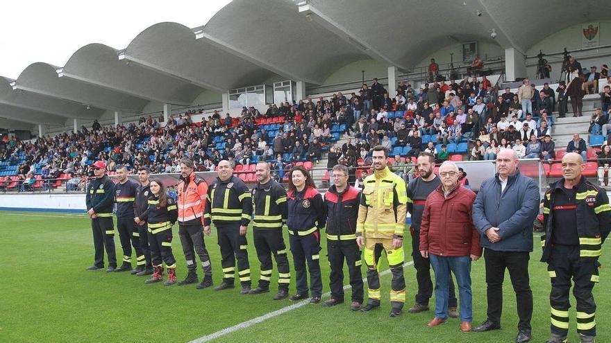 Los equipos de extinción de la Diputación de Ourense reciben material contra incendios donado por el Real Club Celta de Vigo