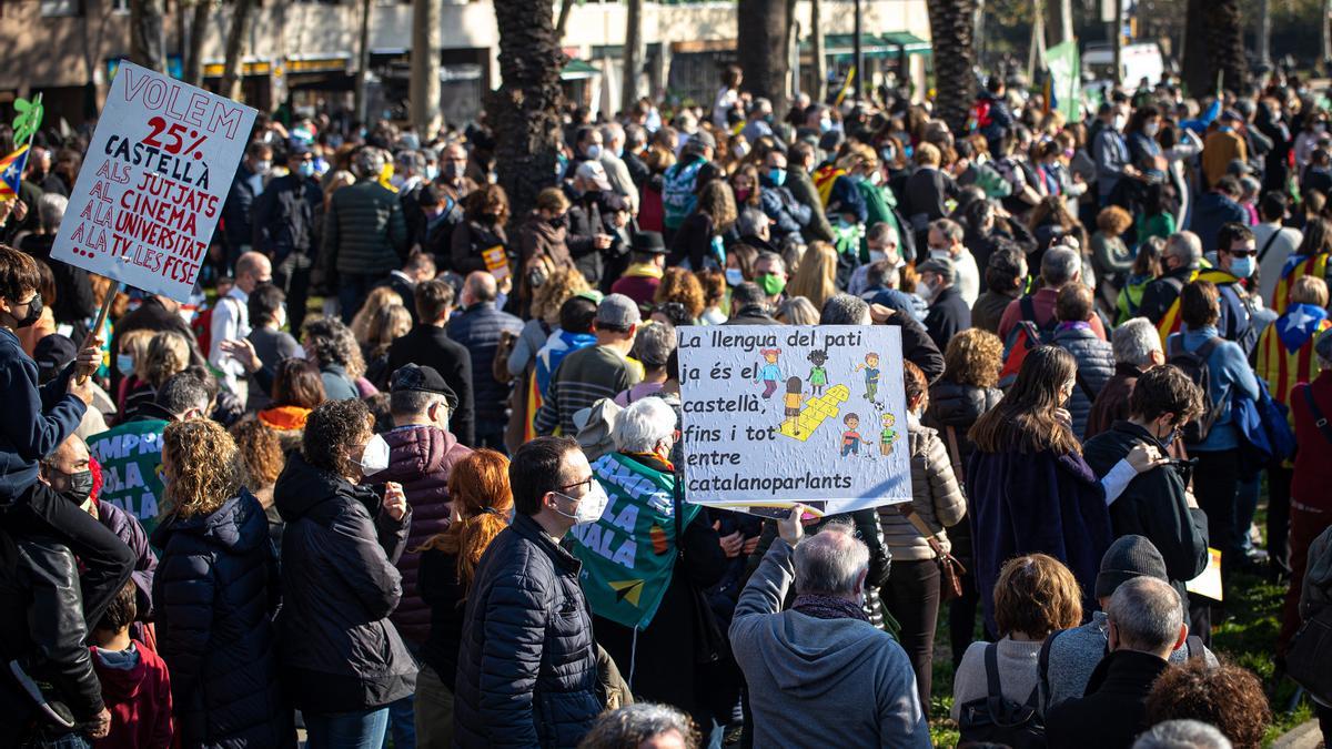 Manifestación de 'Som Escola' contra el 25% de castellano en las aulas en diciembre del 2021.
