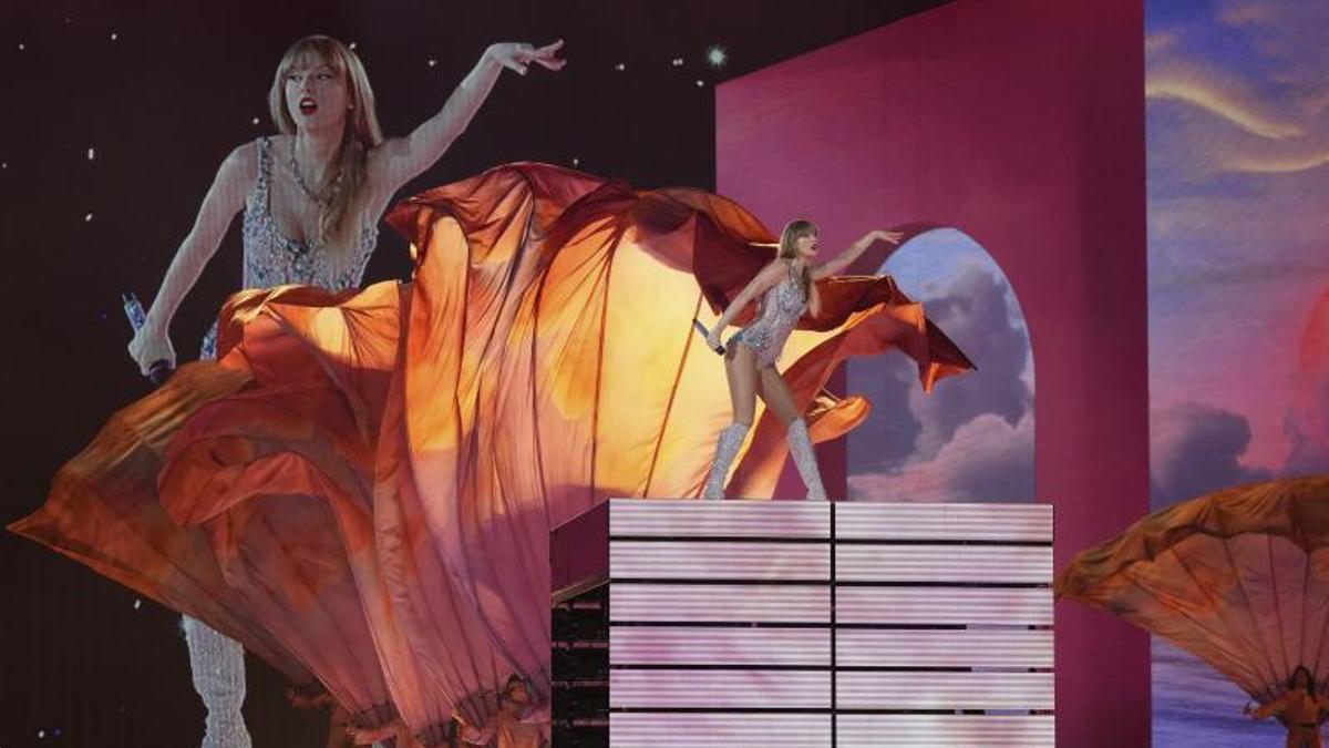 Taylor Swift actúa como parte del 'The Eras Tour' en el Tokyo Dome