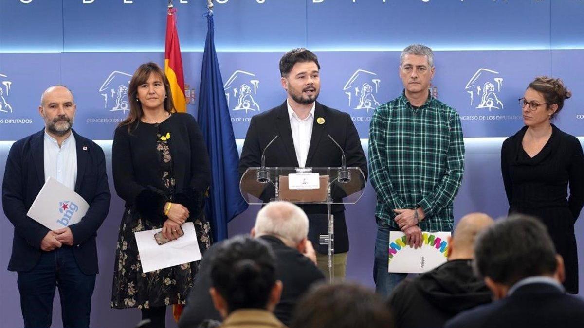 Los partidos independentistas rechazan la &quot;legitimidad&quot; de Felipe VI