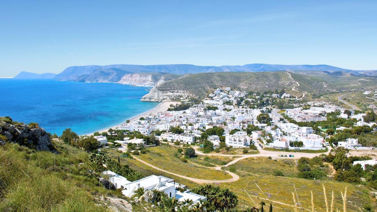 Este pueblo costero de Almería parece de ensueño y se ha convertido en una auténtica joya costera