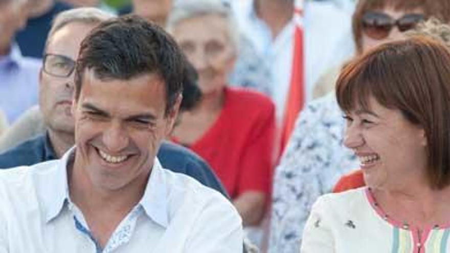 Pedro Sánchez y Francina Armengol.