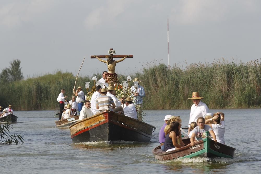 Encuentro de los Cristos de El Palmar, Catarroja, Silla y Massanassa en el Lago de la Albufera