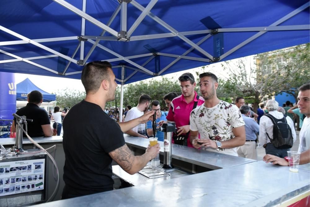 Los aficionados del UCAM lo celebran desde la universidad