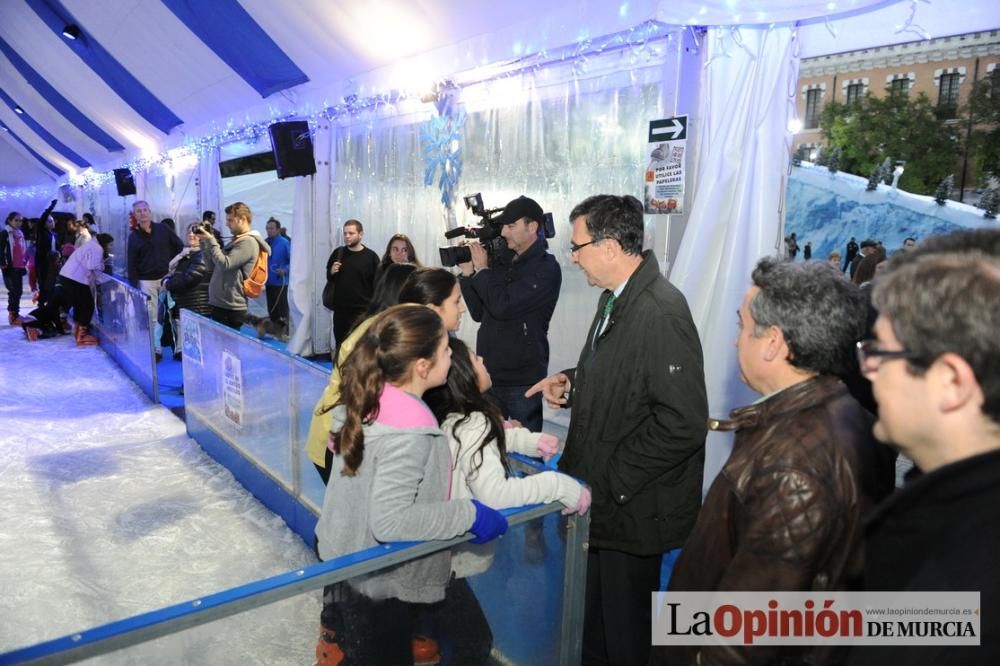 ¡Ya es Navidad en Murcia! Con pista de hielo inclu