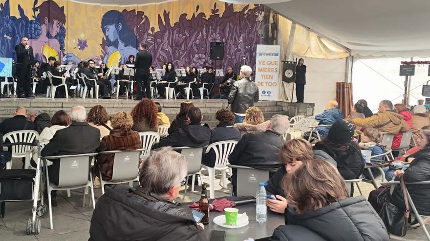 Fiebre por adquirir "caudalinos" en la feria comercial de Mieres | A. V.