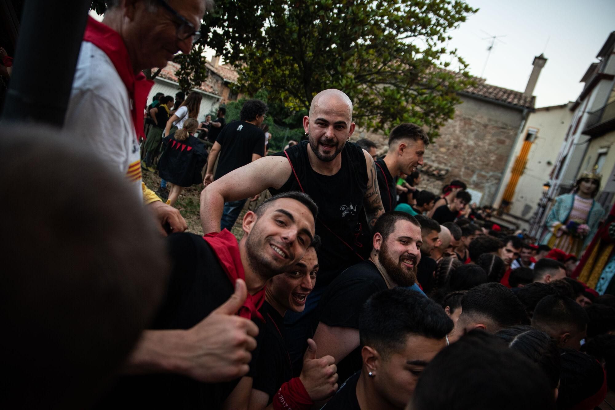 Les millors fotos dels primers salts del passacarrers de la Patum 2025