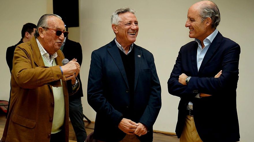 Históricos del PP de Castellón arropan a Camps en un almuerzo en Burriana