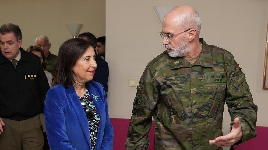 Así ha sido la visita de la ministra de Defensa a la residencia militar de Castellón