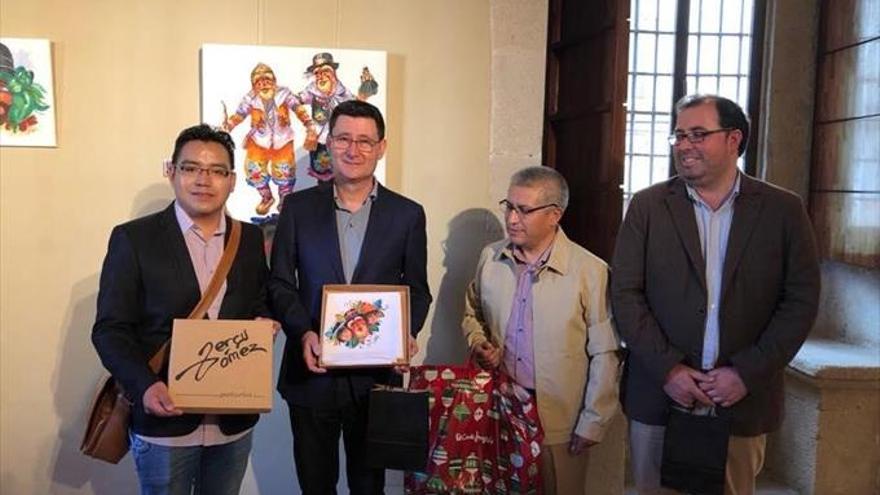 El peruano Percy Gómez expone cuadros dedicados al país andino