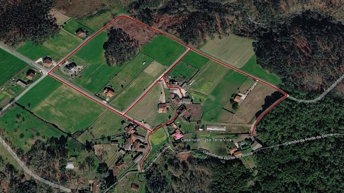 Marcado en rojo, el viario de Agromaior (Teo) en mal estado donde se va a actuar