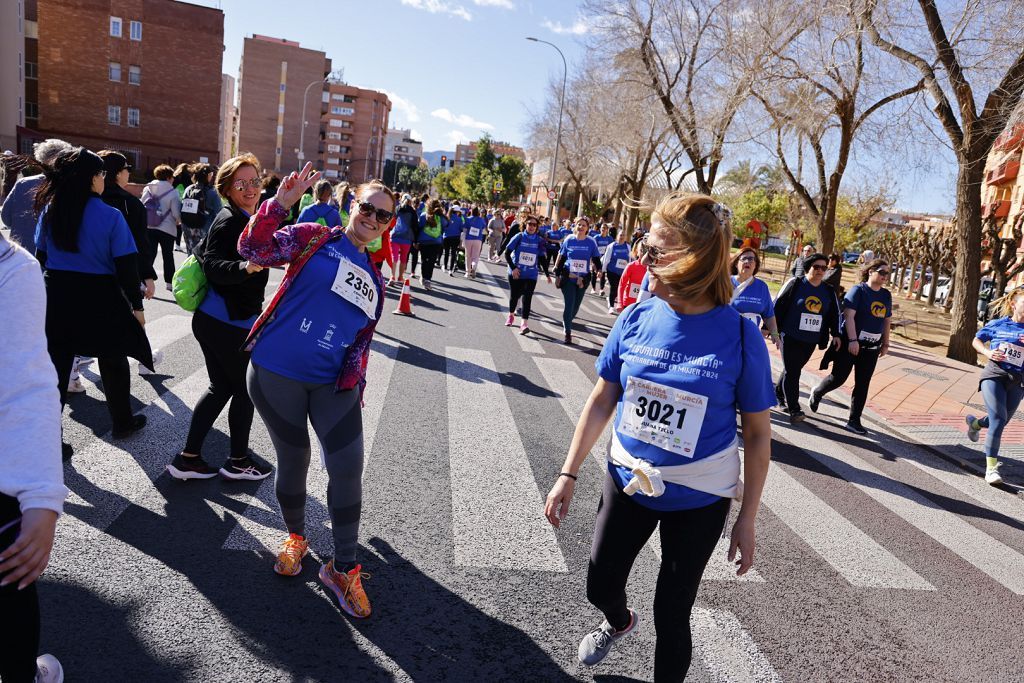 Imágenes del recorrido de la Carrera de la Mujer: avenida Pío Baroja y puente del Reina Sofía (II)