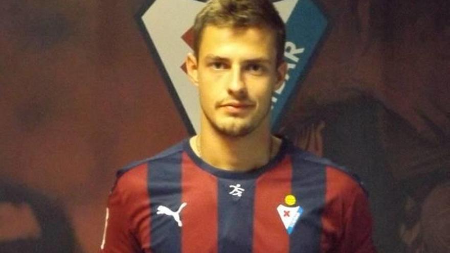 Pantic jugará cedido sin  opción de compra en el Eibar