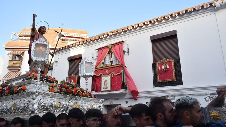 La procesión de San Juan Bautista marca el inicio de la Feria de Alhaurín de la Torre