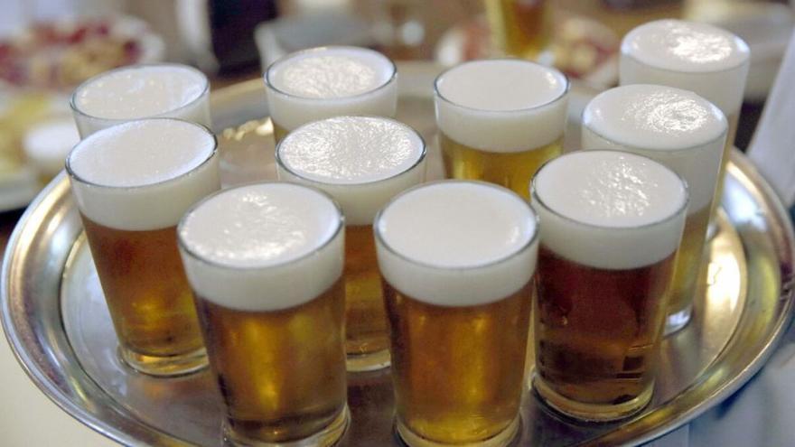 Bandeja Con Cervezas.