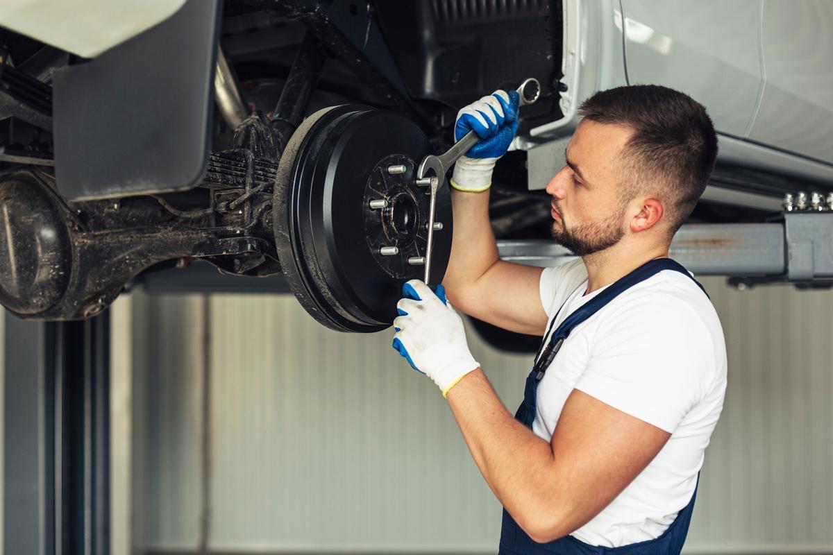 Conoce estos cuatro cursos gratis en el sector de la automoción que se imparten en Alicante.